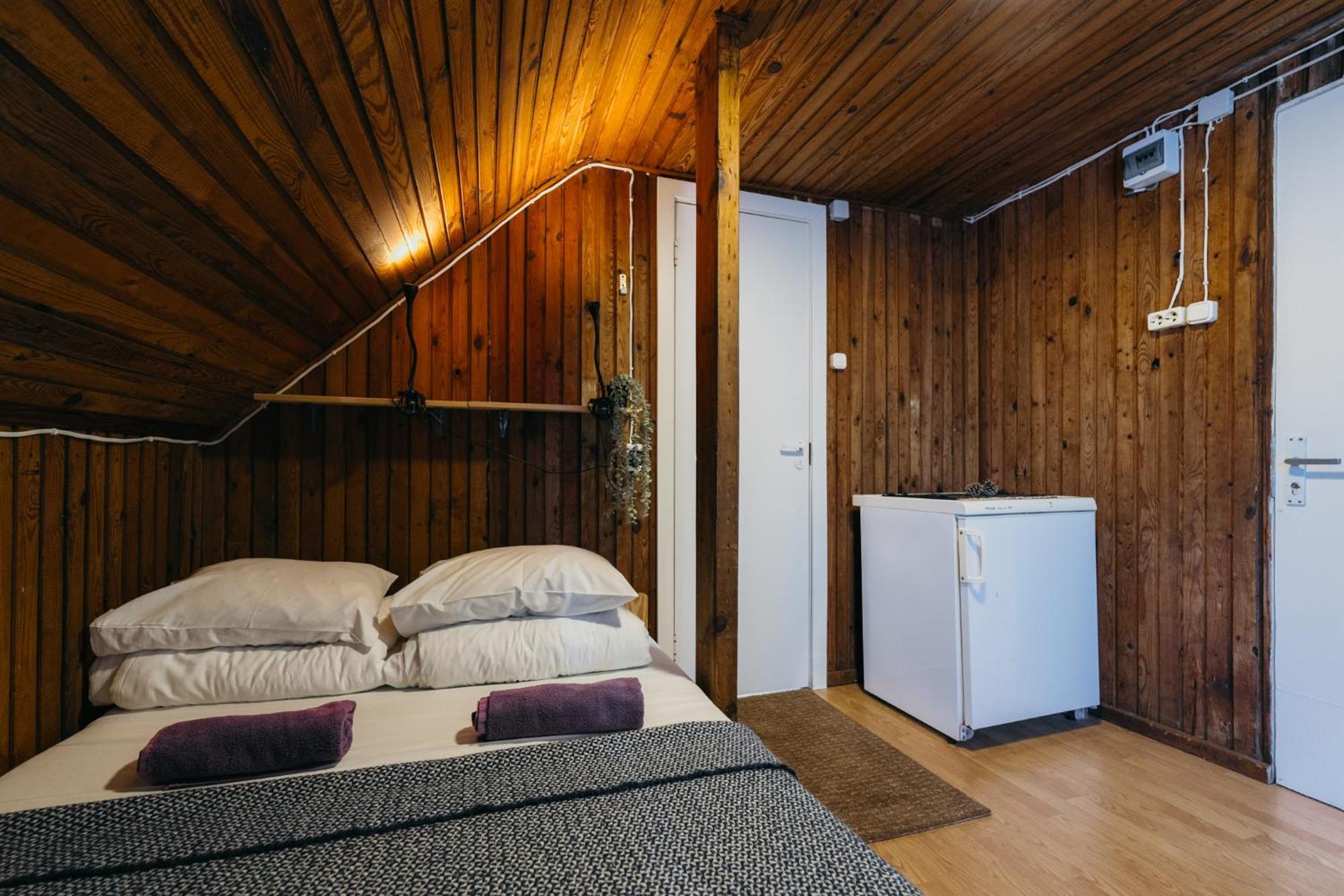 ホテル Guboja ニダ 部屋 写真